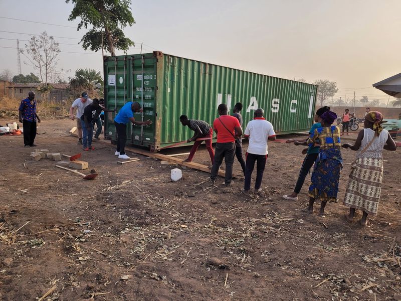 Togo Die letzten Zentimeter fr den Container 64.jpg